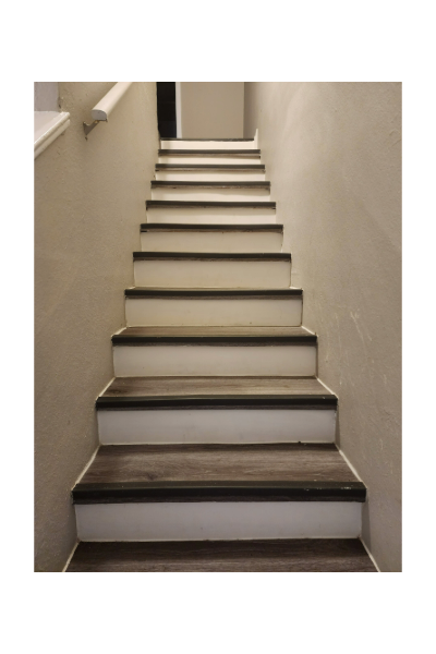 Building Photo - 104 S Las Vegas Trail