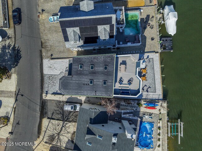 Building Photo - 141 Vanard Dr