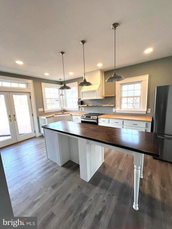 Building Photo - 7617 Old Plank Rd