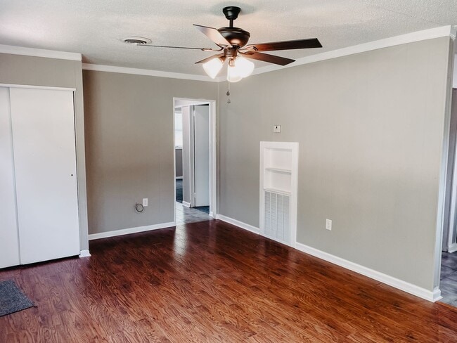 Building Photo - 3 Bdrm 1 Bath in Millington