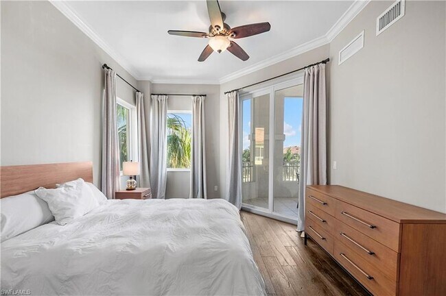 Building Photo - 2738 Tiburon Blvd E