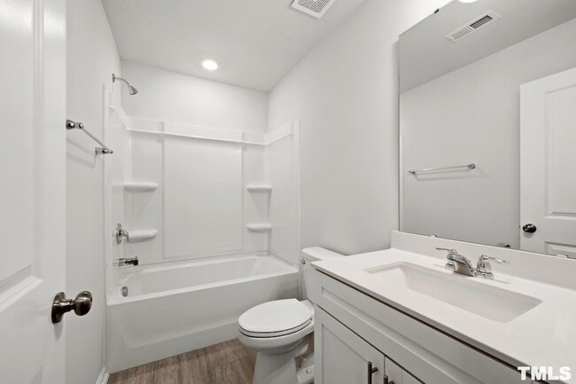 Building Photo - 742 Cormiche Ln