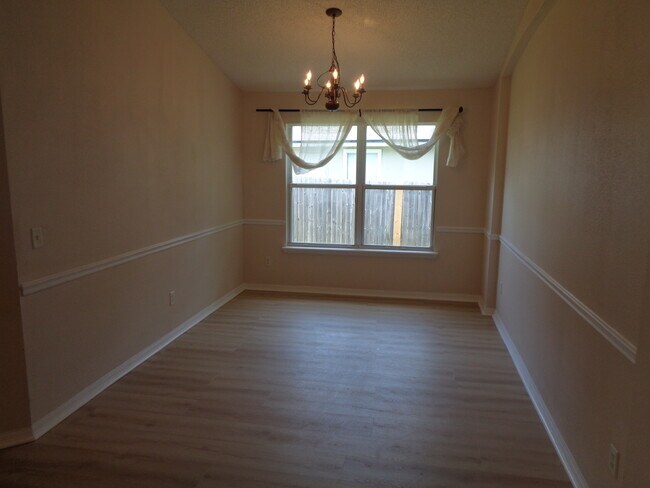 Building Photo - 153 Dover Bluff Dr