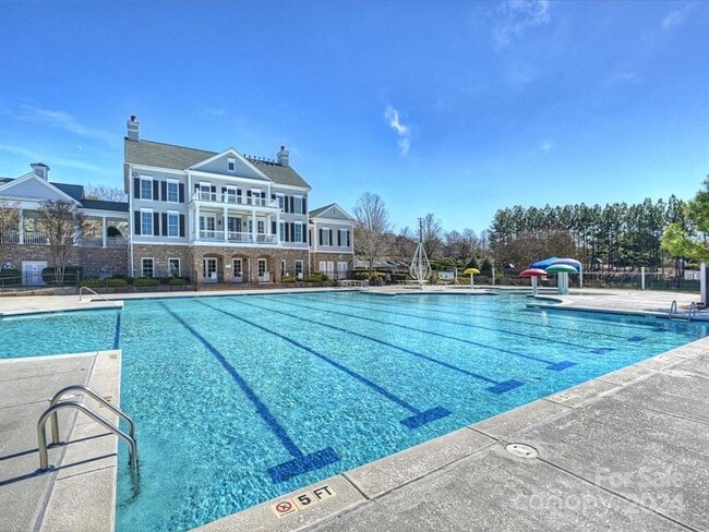 Building Photo - Beautiful, Well Kept, Townhouse in Popular Bridgemill