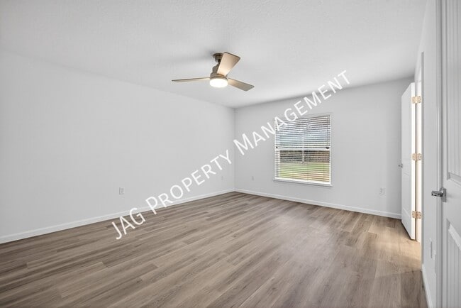 Building Photo - 728 Cornelia Ave SE