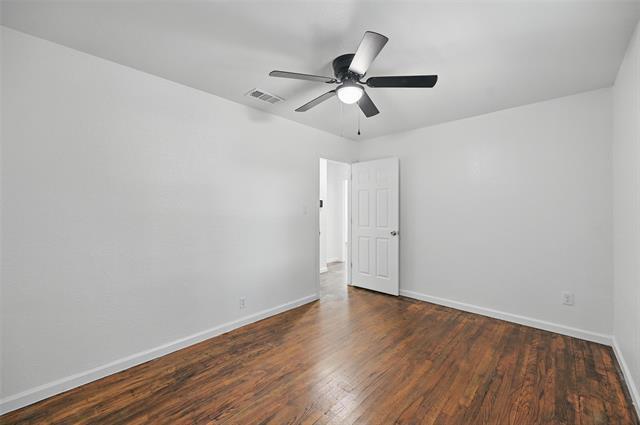 Building Photo - 1205 Hamsted St