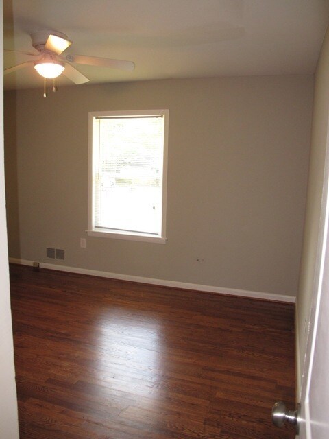 Building Photo - 60 Caroline Ave