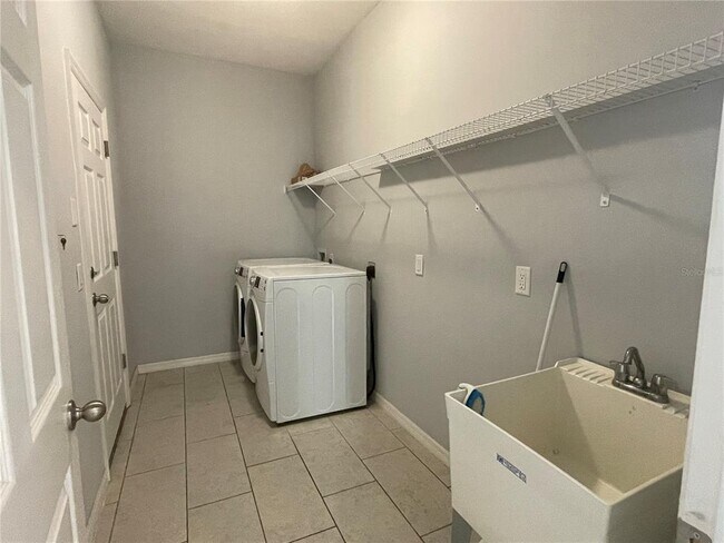Building Photo - 32745 Coldwater Creek Loop