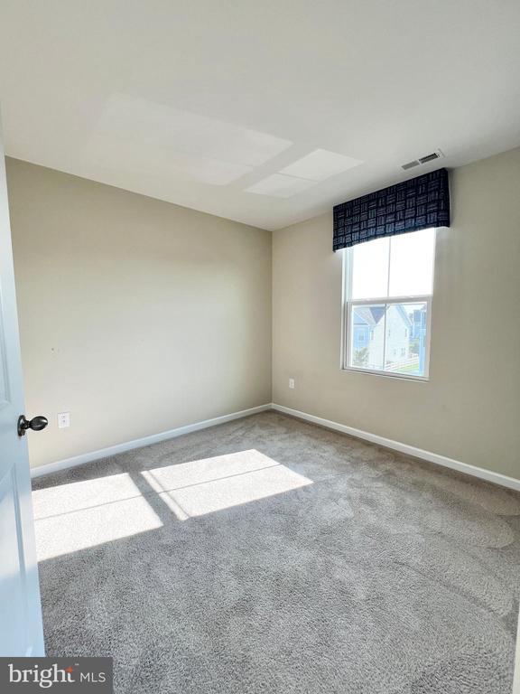 Building Photo - 123 Wye Oak Dr