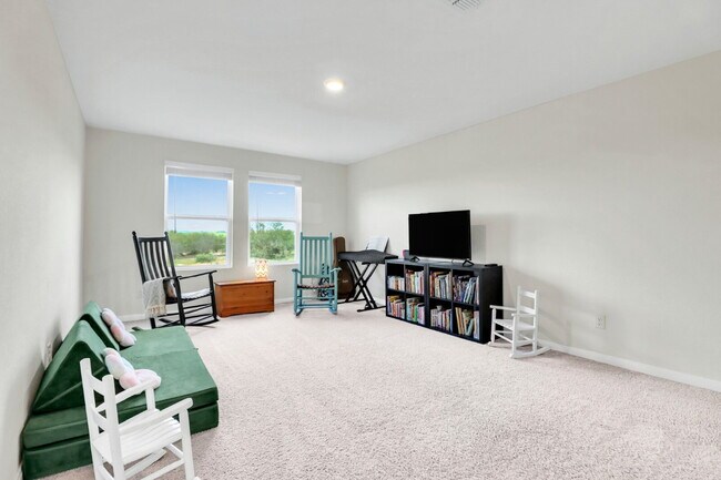 Building Photo - "Spacious 4-Bedroom Retreat with Granite Elegance in San Antonio!"