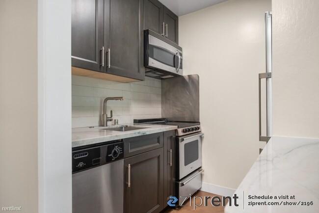 Building Photo - 1 br, 1 bath Condo - 2 Anchor Dr, Emeryvil...