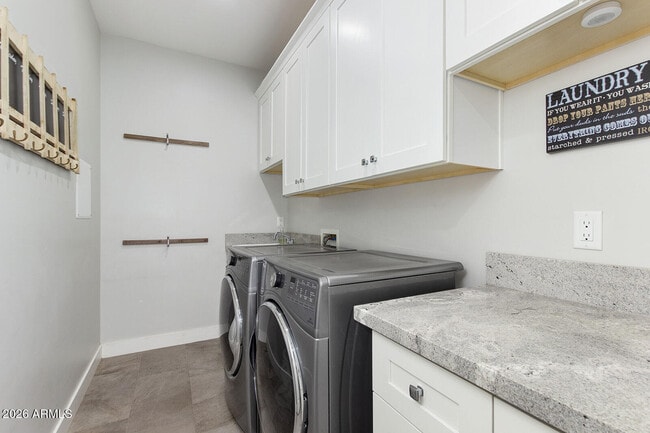 Building Photo - 3412 N Kachina Ln