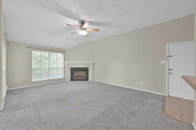 Building Photo - 8051 Bay Branch Dr