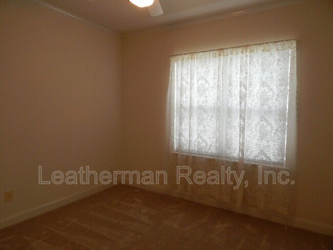 Building Photo - 2109 Elderberry Dr