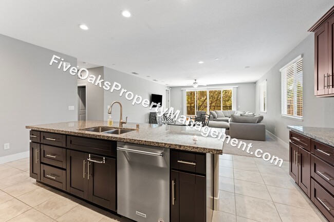 Building Photo - 571 Willow Ridge Ct