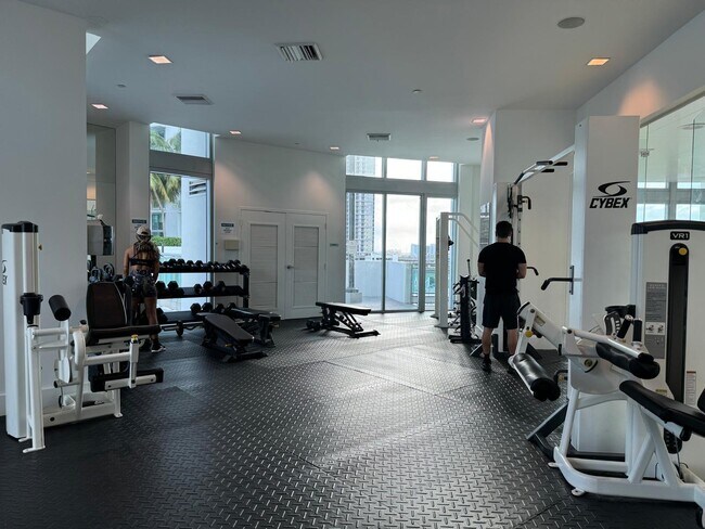 Building Photo - 350 S Miami Ave