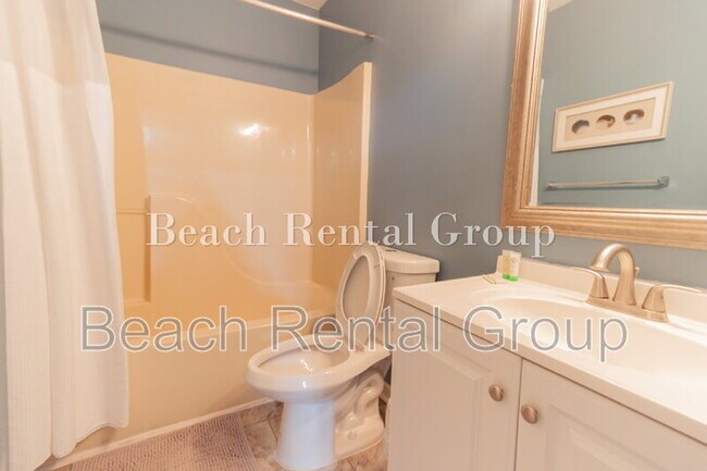 Building Photo - 4109 Pinehurst Cir