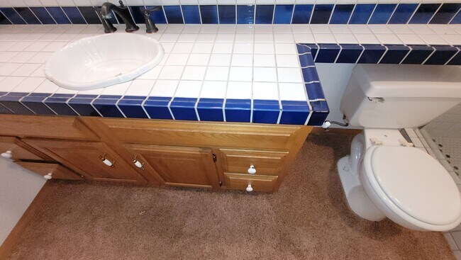 Building Photo - Friars Village - close to USD and Fashion Valley