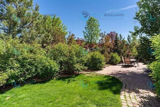 Building Photo - Beautiful 3 bedroom 2 bath house in Sommersett with access to Amenities-Including a clubhouse, re...