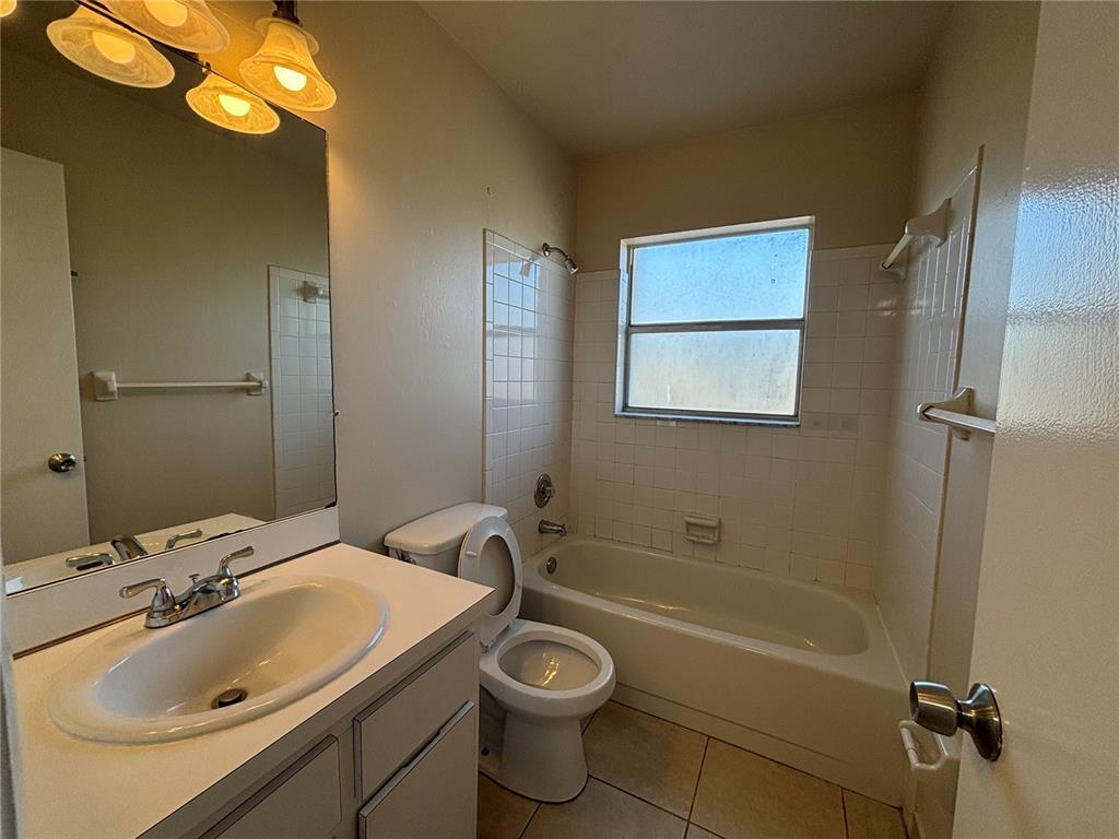 Building Photo - 11526 Royal Palm Blvd