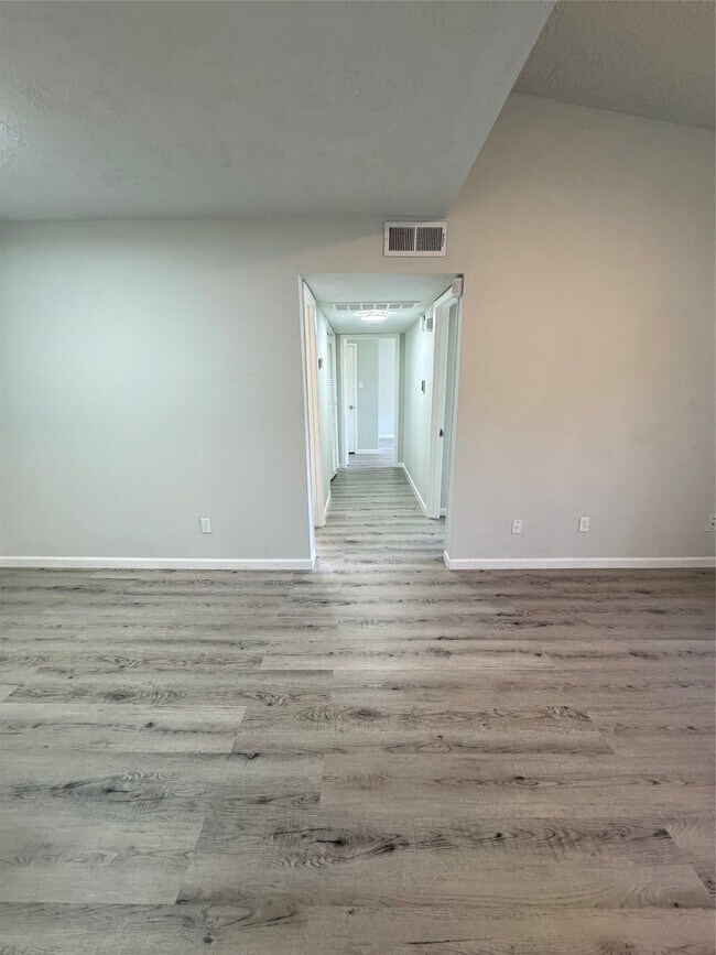 Building Photo - 10555 Turtlewood Ct