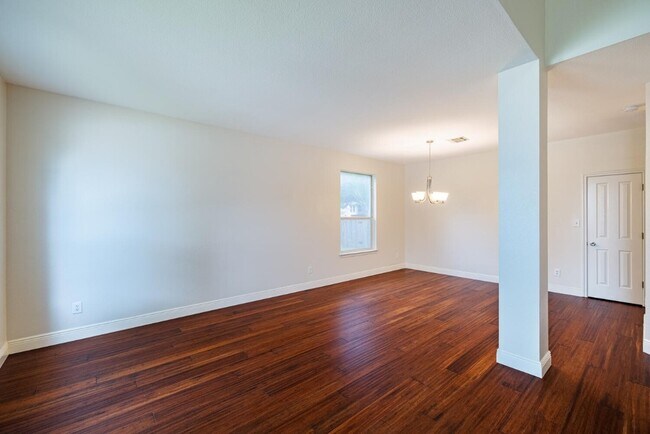 Building Photo - 1006 Tallow Trail