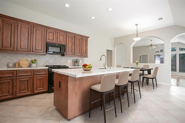 Building Photo - 27522 Gatlin Ln
