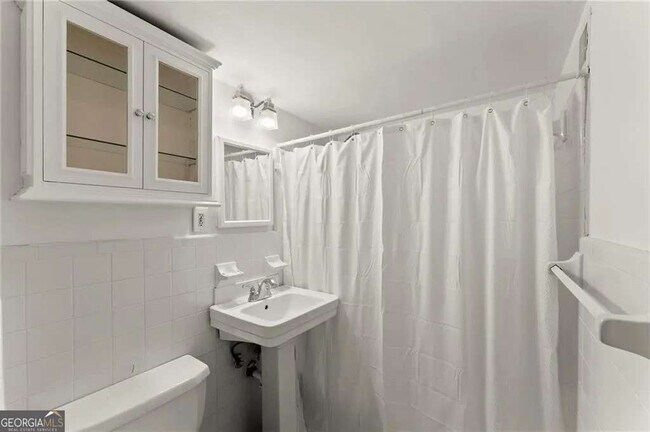 Building Photo - 3510 Roswell Rd