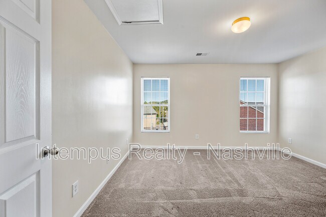 Building Photo - 2544 Jordan Ridge Dr
