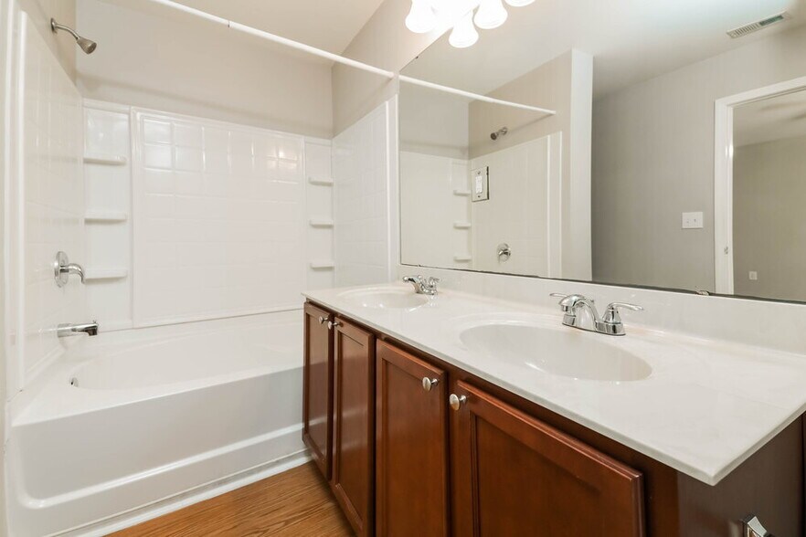 Building Photo - 4912 Sweet Shade Trail