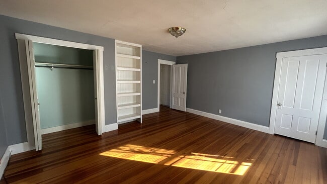 Building Photo - Cozy 3-Bed / 1-Bath Apartment in the Heart of Biddeford