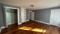 Building Photo - Cozy 3-Bed / 1-Bath Apartment in the Heart of Biddeford