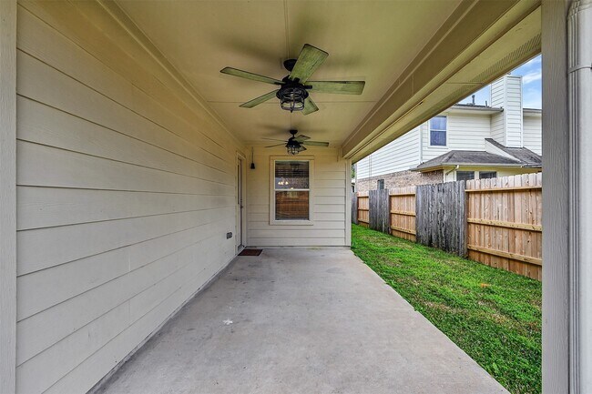 Building Photo - 3011 Crescent Oaks Park Ln