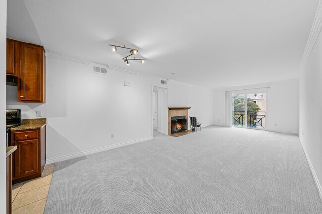 Building Photo - 1756 Essex St