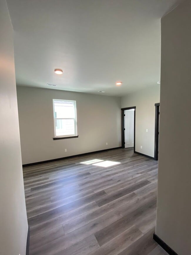 Building Photo - New Townhome in Priest River