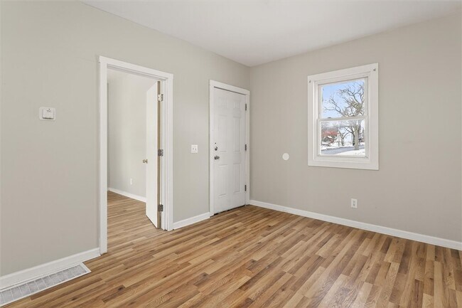Building Photo - 127 Conkey Ave