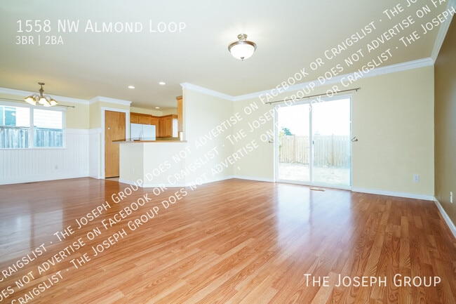 Building Photo - 1558 NW Almond Loop