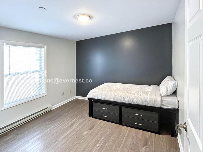 Building Photo - 19 Bob Cat Ct