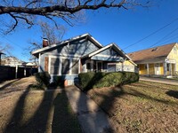 Building Photo - Cozy Baylor Living