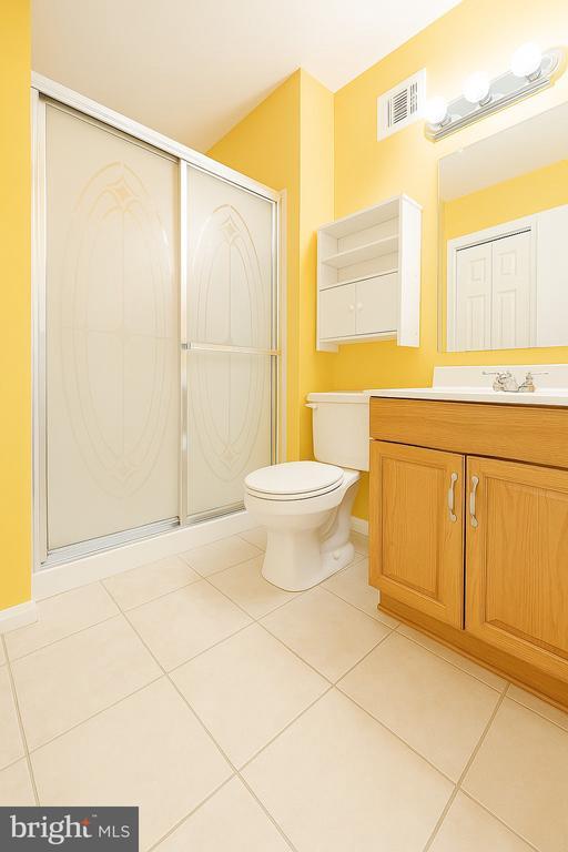 Building Photo - 8207 Stationhouse Ct