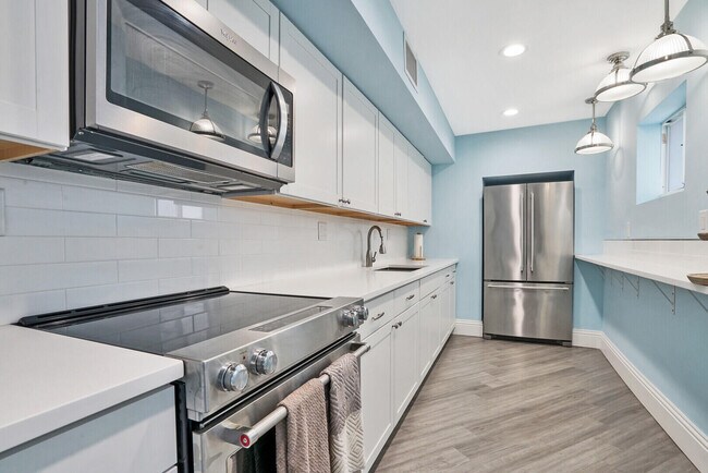 Building Photo - 2505 S Ocean Blvd