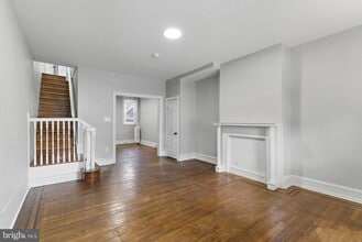 Building Photo - 6433 Vine St