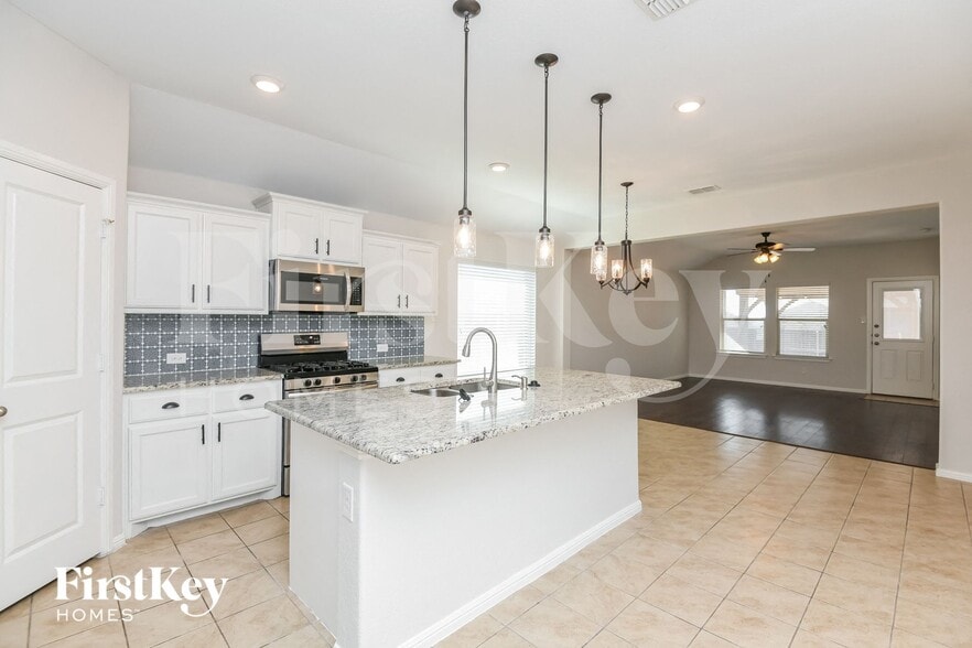 Building Photo - 10117 Clemmons Rd