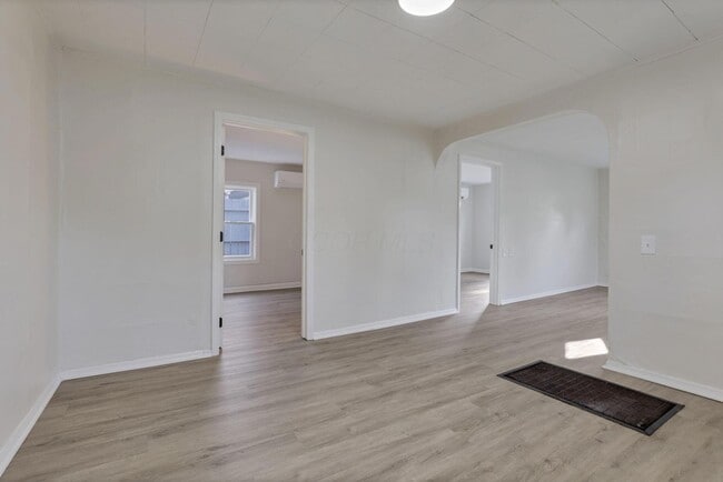 Building Photo - 561 Erickson Ave