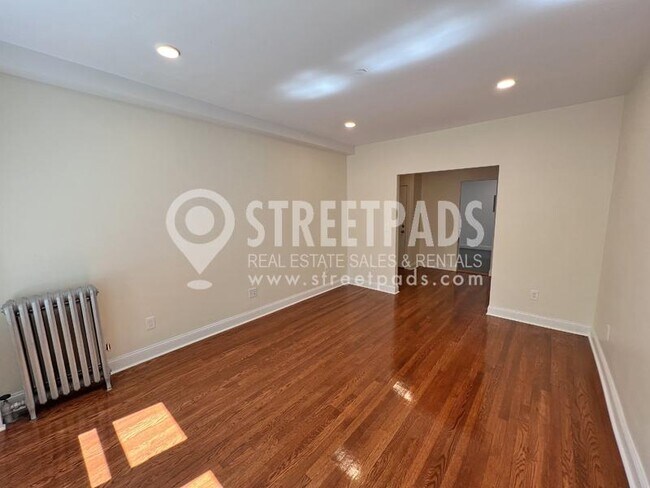Building Photo - 2 bedroom in Boston MA 02135