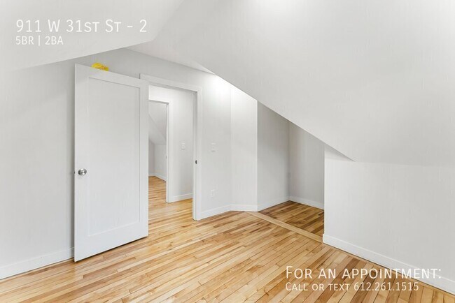 Building Photo - 911 W 31st St