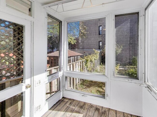 Building Photo - 5203 S Dorchester Ave