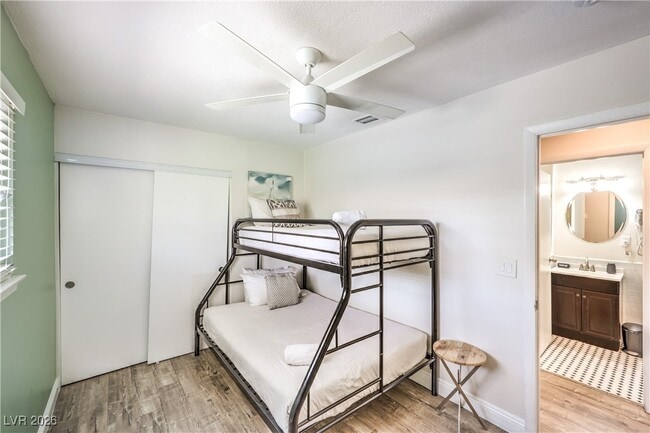 Building Photo - 1553 Dorothy Ave