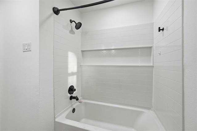 Building Photo - 1005 Highland Dr