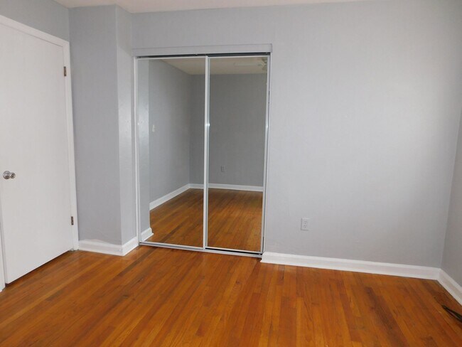 Building Photo - 507 NW 34th Ter